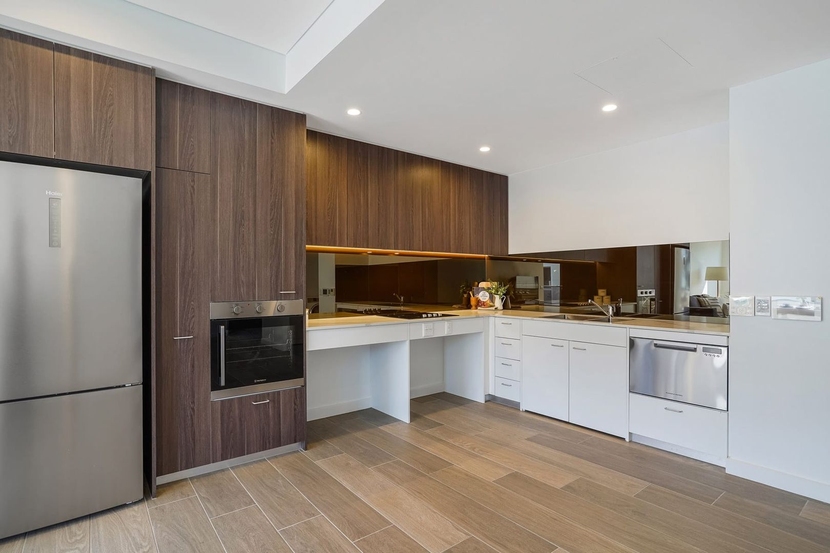 2017727364_5_1_220408_113822-w1800-h1200